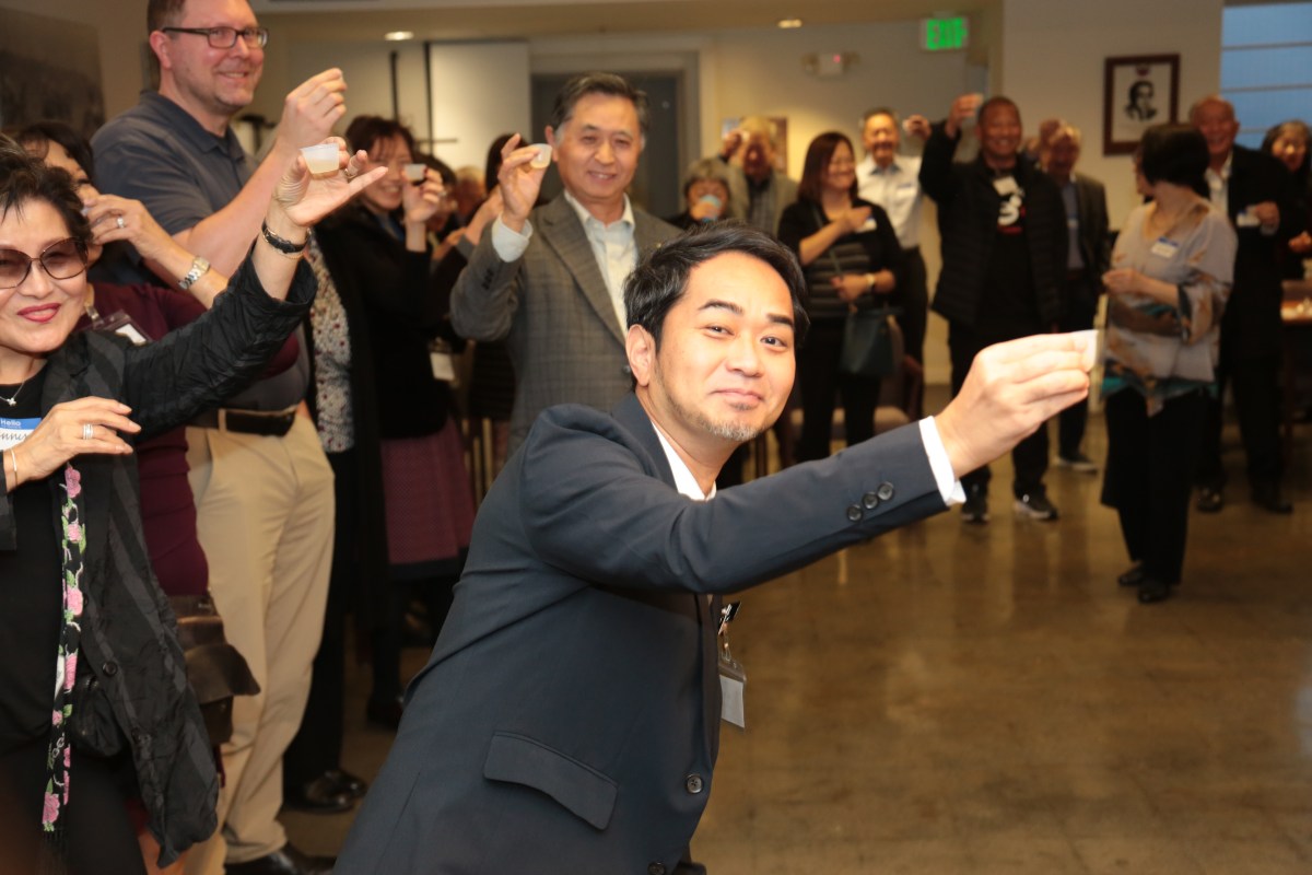 Kenjinkai Welcomes Consul General Makoto Iyori /&nbsp;伊従誠総領事の歓迎会